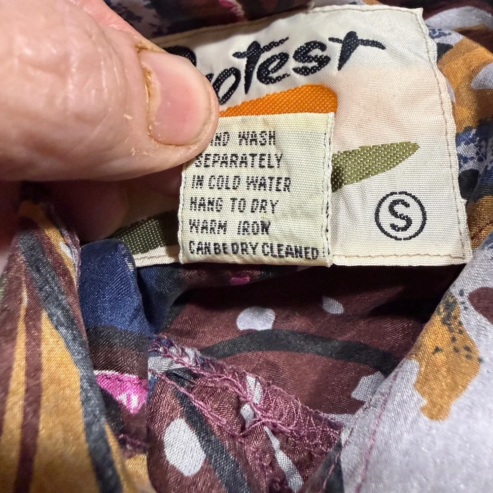 Vintage Protest 100% Silk Button Down – Men’s Small - Picture 11 of 11